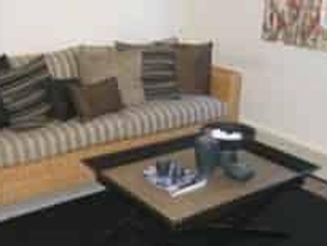 Stylish 2 Bedroom home in Meadowbank/St Johns Park