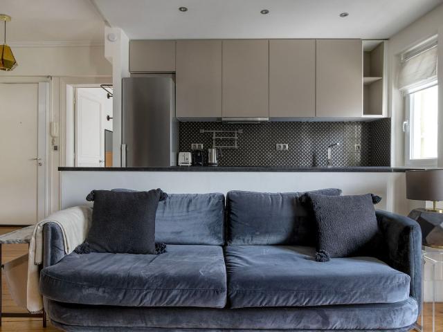 Stylish 2 Bedroom Retreat in Paris, Paris Amsterdam Apartments for Rent