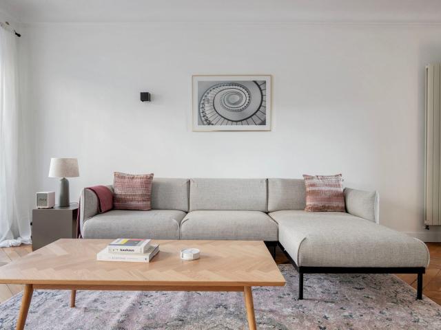 Stylish 2BR Apartment in Heart of Paris