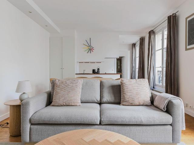 Stylish 3 Bedroom Apartment in Paris Le Marais, Paris Amsterdam Apartments for Rent