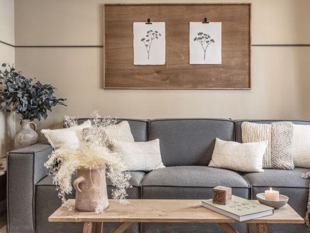 Stylish 3 Bedroom Apartment with Grassland Inspired Design and Dedicated Office in Trafalgar, Madrid Amsterdam Apartments for Rent