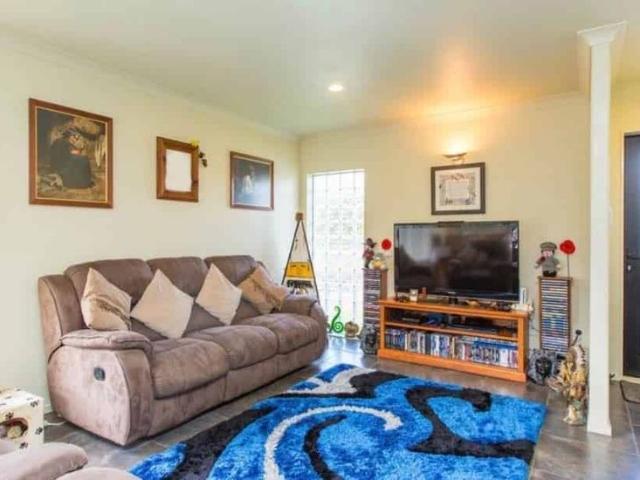 Stylish 3 Bedroom Home in Papakura
