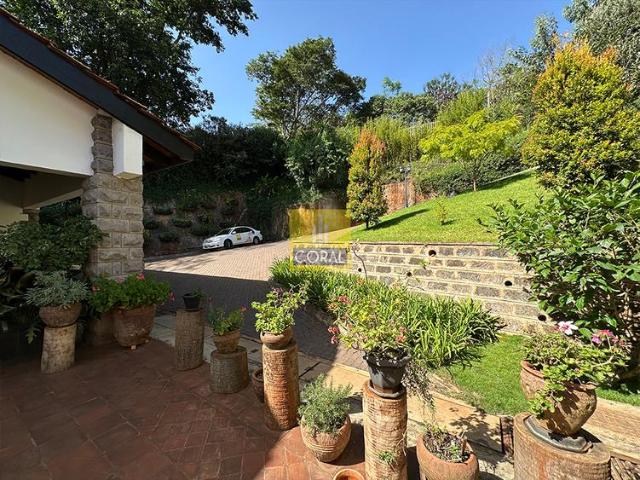 Stylish 3 Bedroom Residence with Study and Library To Let In Nyari