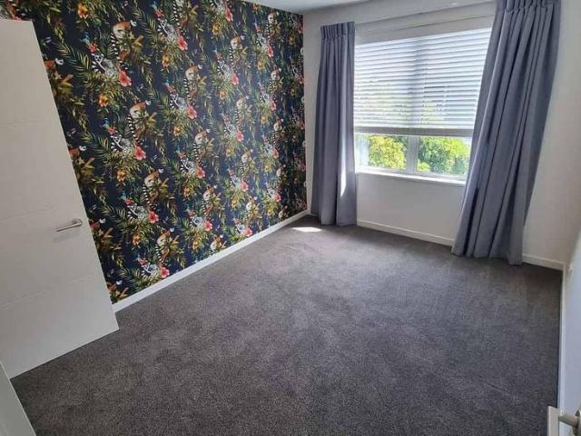 Stylish 4 Bedroom Townhouse in Edgeware