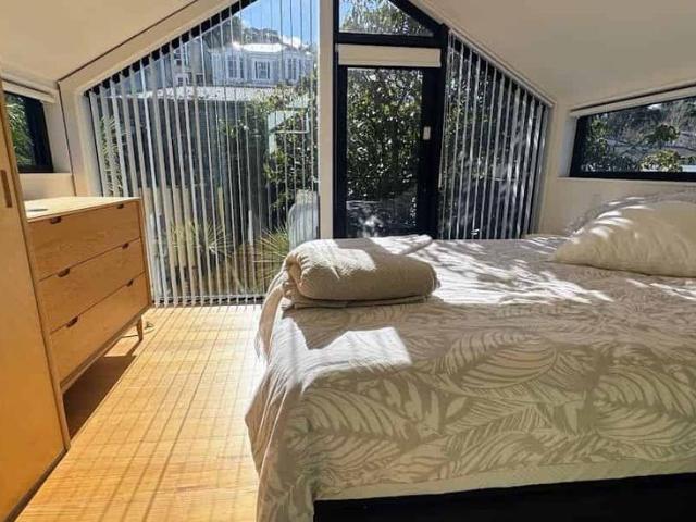 Stylish 4 Bedroom city fringe house