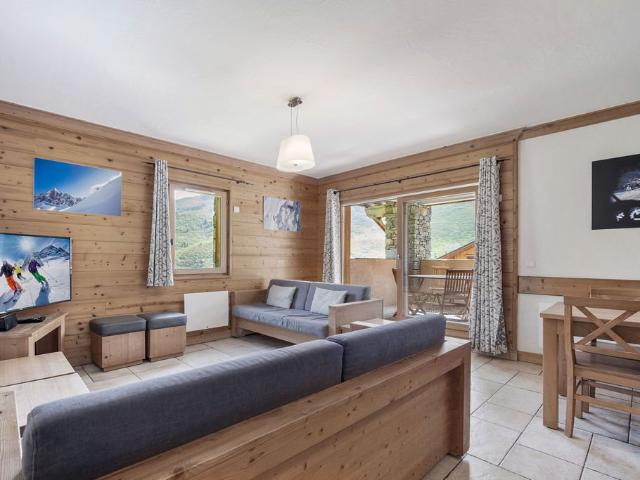 Stylish 5 bedroom alpine apartment with ski in / ski out 101m² Les Belleville
