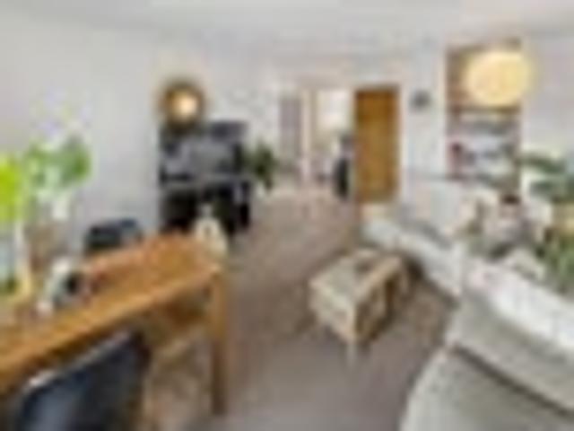 Stylishly Renovated in Prime Holiday Location!