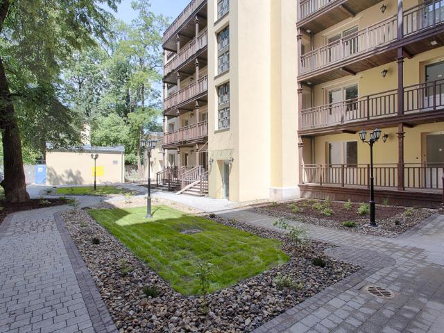 Stylowy apartament ze złotym połyskiem