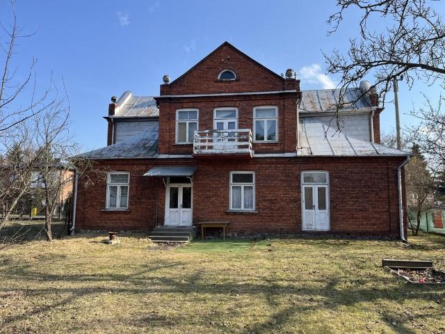 Stylowy dom z cegły 210 m2 na dużej działce 3161 m2