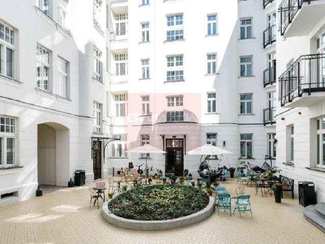 Polecam stylowe biuro 55m² w kamienicy z balkonem i wysokim standardem