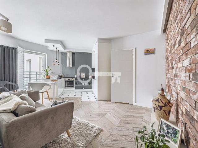 Stylowe 34 m² na Mokotowskiej kamienica, jasne, ostatnie piętro