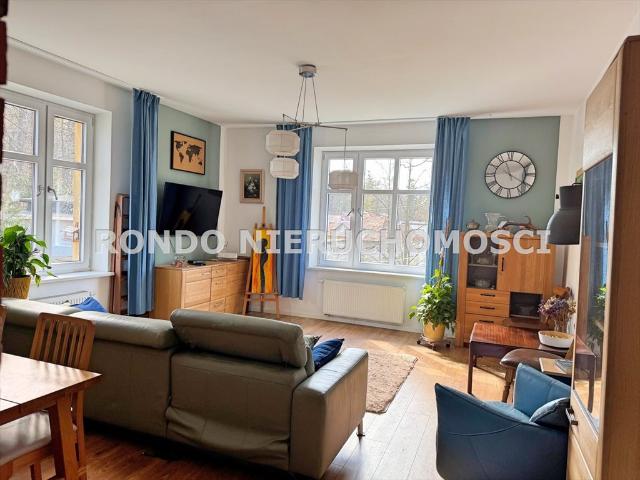 Stylowe 4 pokojowe mieszkanie z kominkiem, 76 m², gotowe do zamieszkania