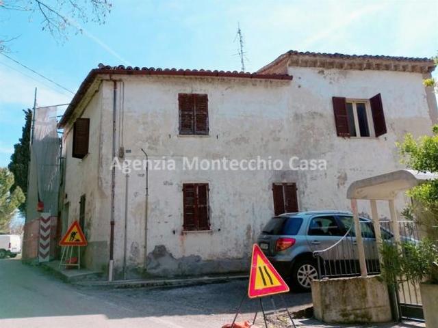 Su bifamiliare porzione di casa da ristrutturare