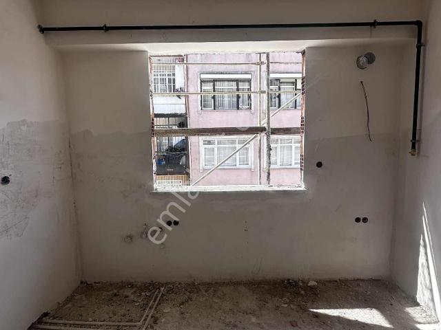 Sümbül Efendi'de Yeni Binada Fırsat 2 + 1 Daire