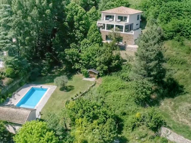 Sumène, ensemble immobilier composé de 2 villas