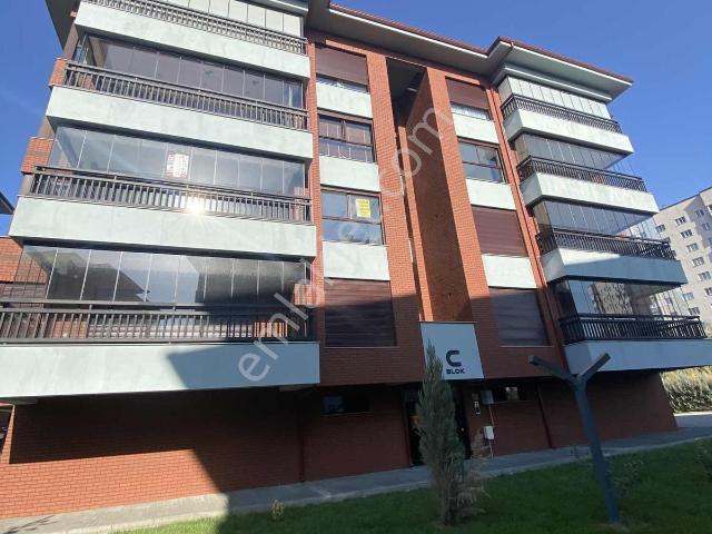Sümer Mah Kızılyer Mevkii 4+1 Ara Kat Site İçi