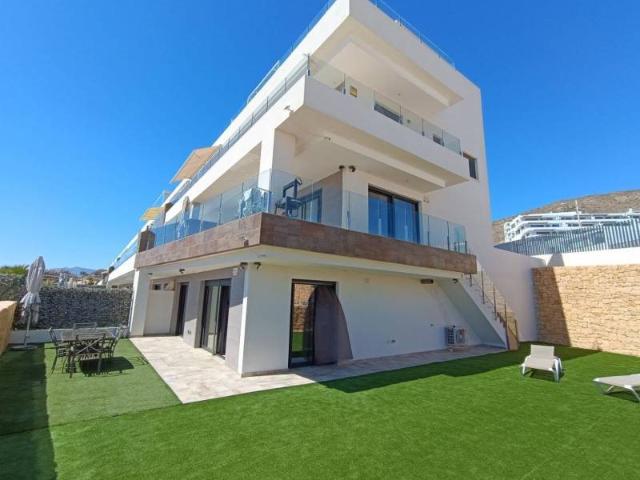Sumérgete en un mundo de lujo y comodidad con este exquisito. 160m² Finestrat