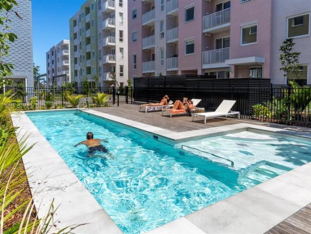Summer Poolside aka The good life in Onehunga