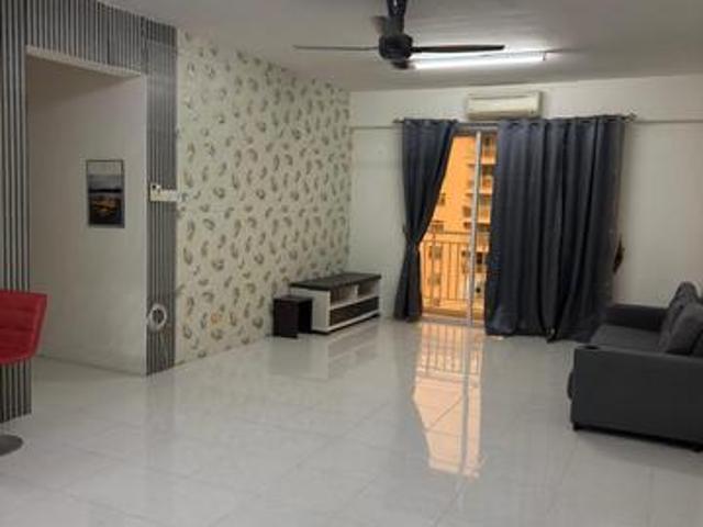 Summer place 1109sqft fully furnished Seaview karpal singh drive 2cp