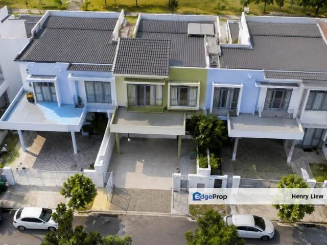 Summerglades, Perdana Lakeview West
