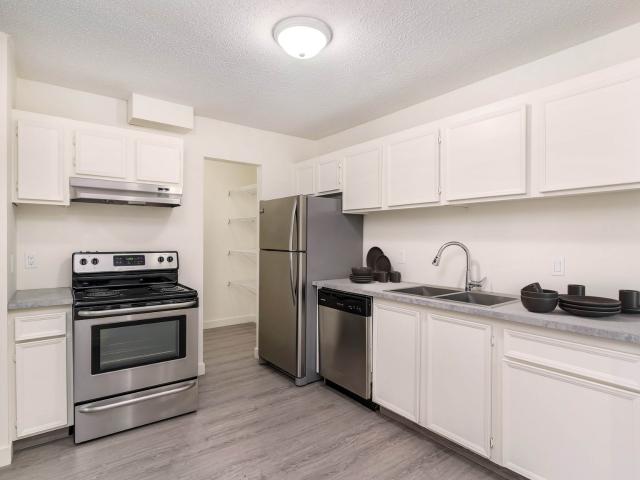 Summerlea Place 2 Bedroom + Den [object Promise] for Rent