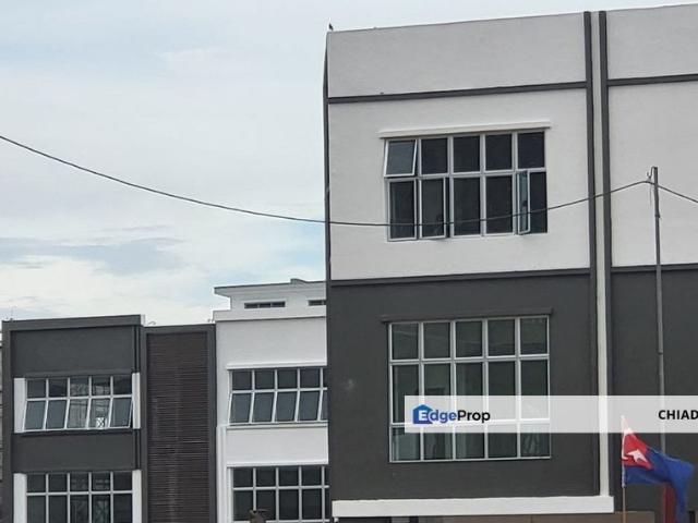 Summit Commercial Hub
