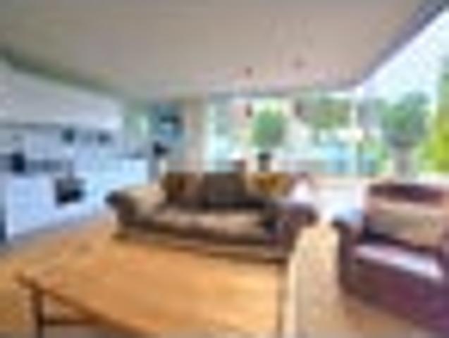 Sumner, 3 bedrooms, $900 pw
