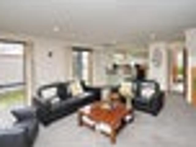 Sumner, 2 bedrooms, $595 pw