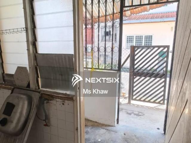 Sunway Emerald Residence 双层Link House出售️【4+1房5厕】Land Size 22×70 Built Up 2366sqft 非常适合大家庭居住 包部分家私️ 带基础装修 买来即可入住并可按自己喜好升级 24小时保安区 及 Clubhouse 设施️️️ 居住品质更上一层楼️
