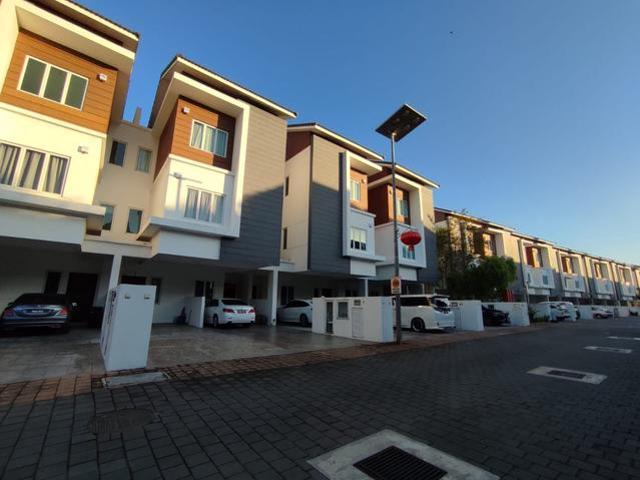 Sunway Wellesley Ground Floor Townhouse Fully Renovated Private Garden