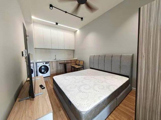 Sunway Velocity 2 Studio Wifi 1Gbps Walking to MRT and Shopping Mall