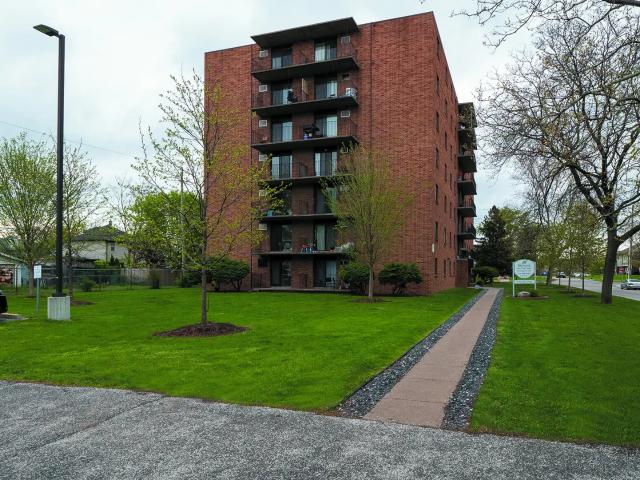 Sun Crest Tower Apartments