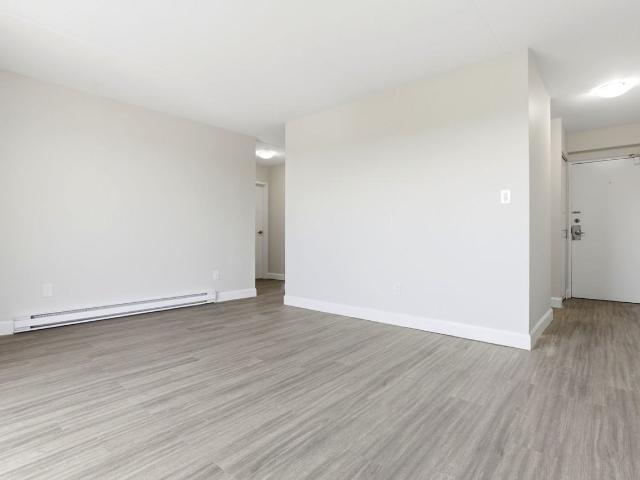 Sun Crest Tower Apartments 2 Bedroom Apartment for Rent at 666 Chippawa St, Windsor, ON N9C 4B9 Sandwich