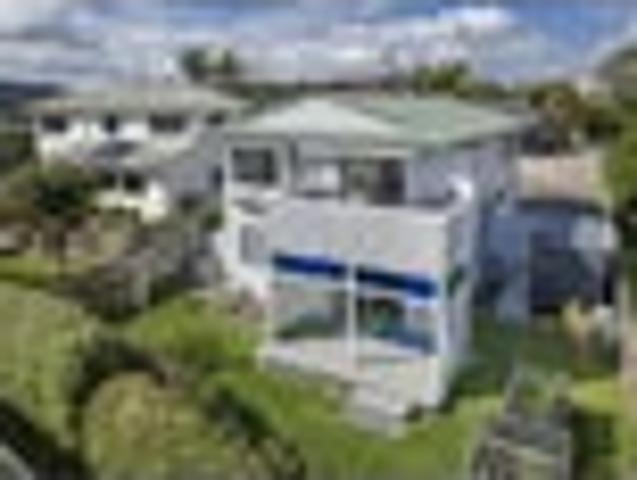Immaculate Home with Awesome Views Day and Night