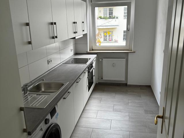 Sun drenched 2 room apartment, Berlin Amsterdam Apartments for Rent