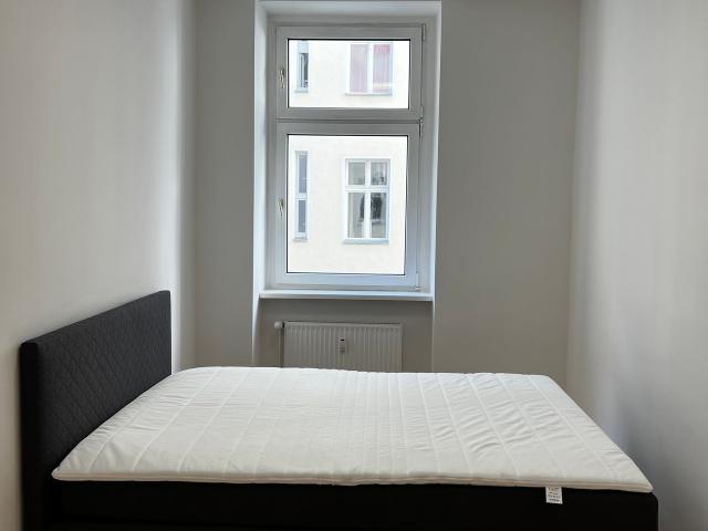 Sun drenched 2 room apartment, Berlin Amsterdam Apartments for Rent