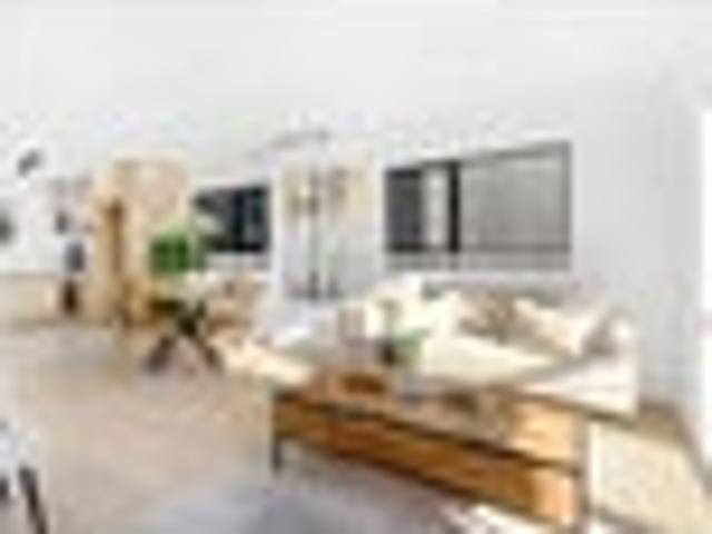 Sun Drenched, Effortless Living