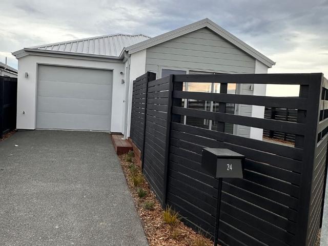 Sun drenched spacious 3 bedroom home