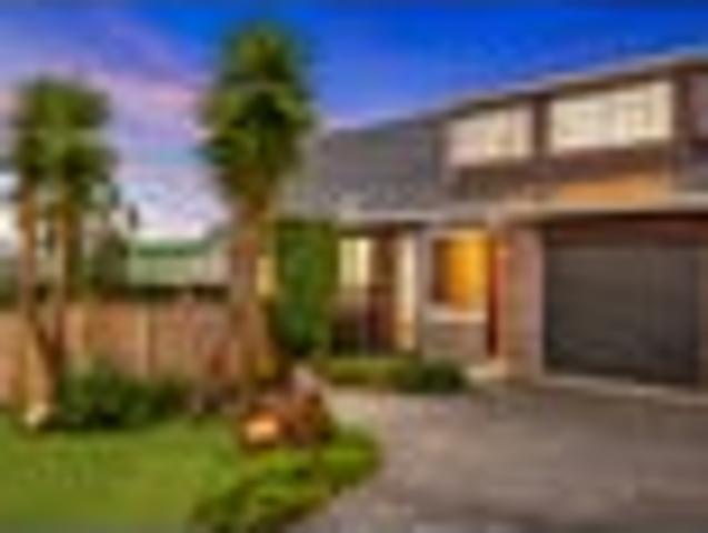 Sun Soaked Beauty with Waitakere Views!