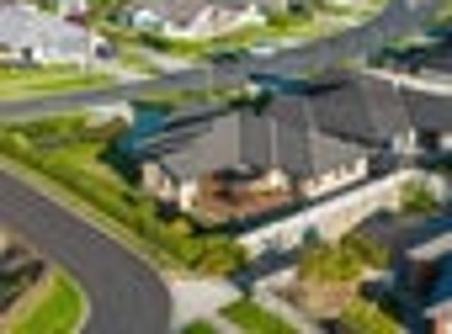 Sun Soaked Family Living on Hillpark Drive!