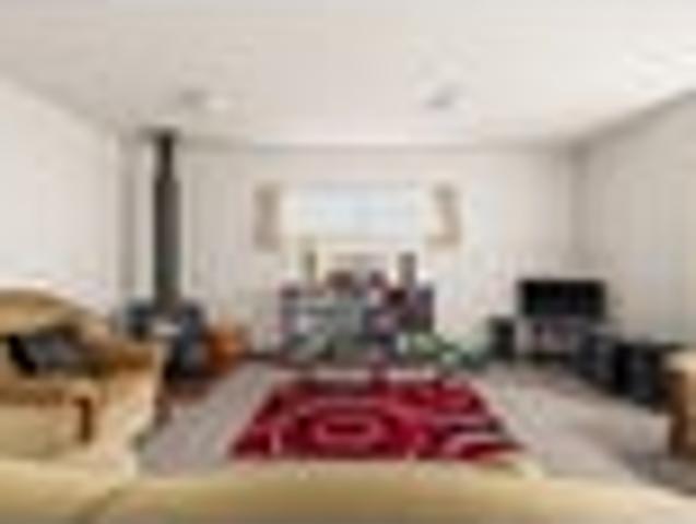 Sun Soaked, Secluded & Superbly Located