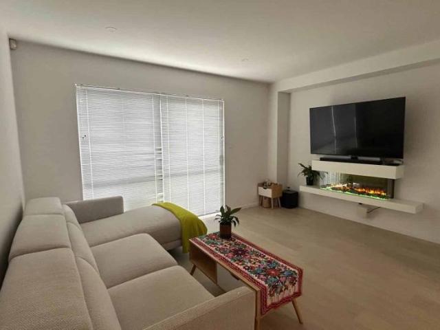 Sun Soaked 2 Bedroom Townhouse
