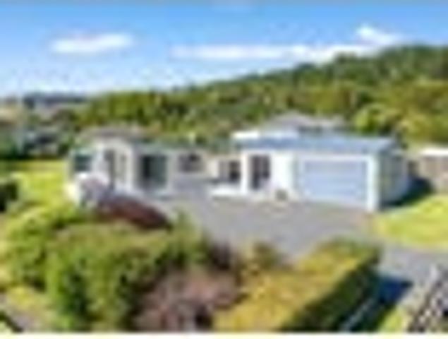 Sun, Sea & Space – Coastal Living Made Easy