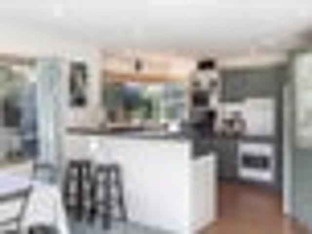 Sun, Space and Seaside Living