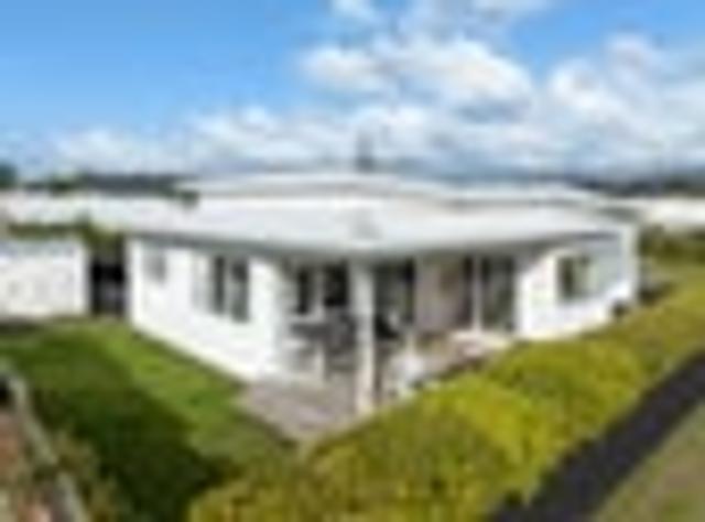 Sun, Space & Easy Walking Distance to It All