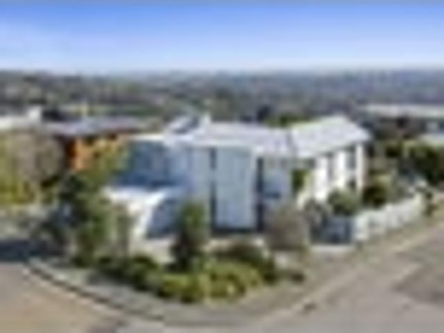 Stunning views + Cavity system!