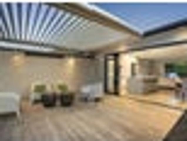SUN, STYLE, SEAMLESS FLOW ENTERTAINER'S DREAM