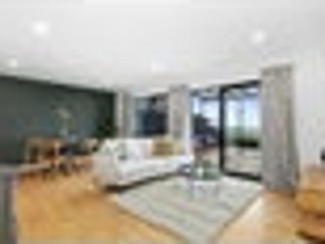 Sun, Style, With Sweeping Views!