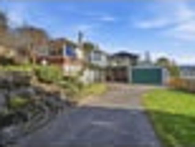 Sun, Views & Serious Garaging!