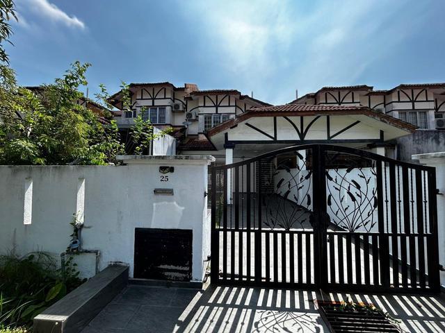 Sungai Buloh Country Resort Double storey terrace house